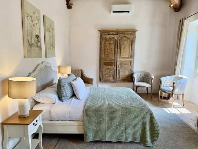 Room 3, Château Saint Perret, Vaucluse