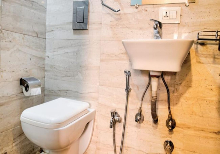 Bathroom, Hotel Lucky Galaxy, Mumbai Suburban