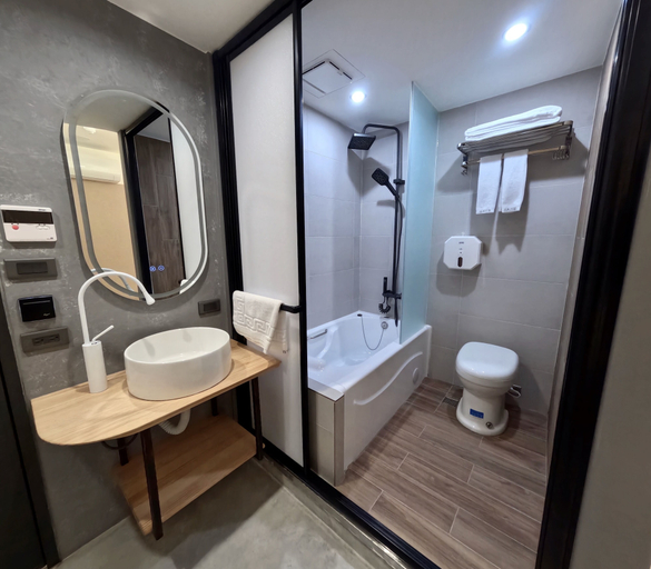 Bathroom 2, Zuum Inn, Taipei City