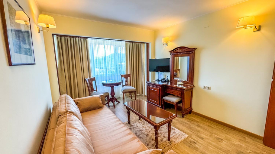 Others 5, Hotel Germisara, Geoagiu