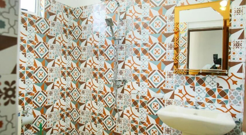 Bathroom 3, Amible guest home, Weligama