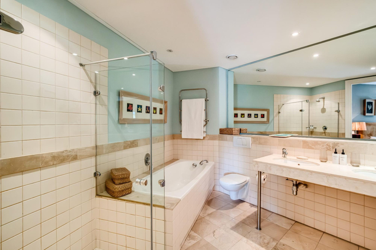 Room 3, Secure 2bed Apartment in the Marina Carradale 002, City of Cape Town