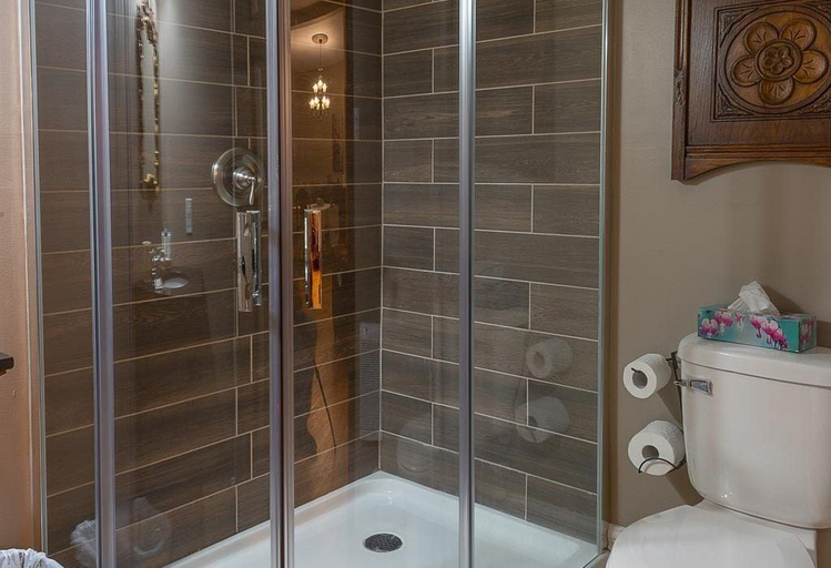Room 2, St. Martins Country Inn, Saint John