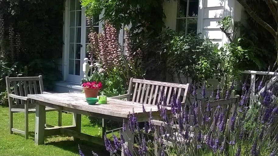 Others 3, Marlborough B & B, Marlborough
