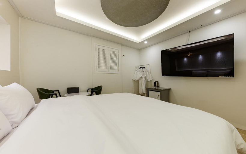 Bedroom 3, Cheonan Ikkeulim Hotel Amor Main Building, Cheonan