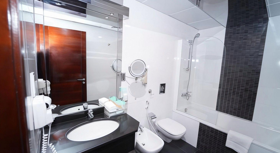 Bathroom 4, Queen Palace Hotel, Abu Dhabi City