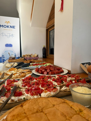 Others 5, Hotel Vellezrit Guri, Shkodrës