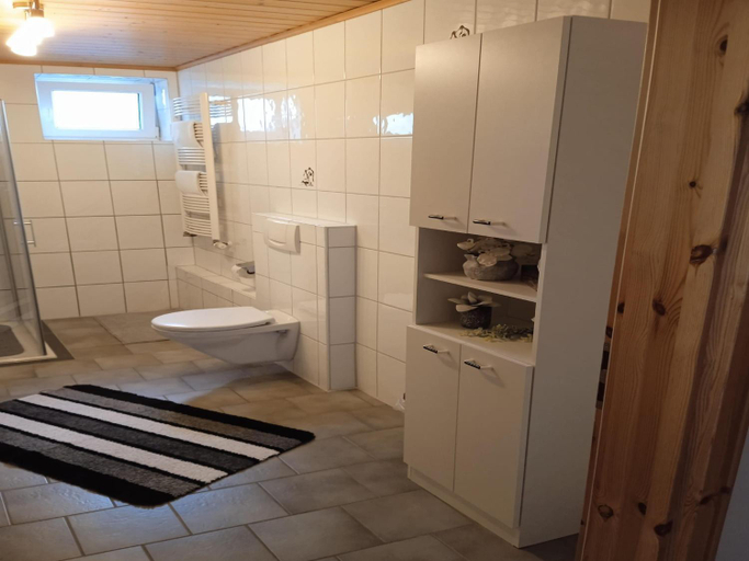 Bathroom 1, Tranquil Getaway in Scenic Roes, Cochem-Zell