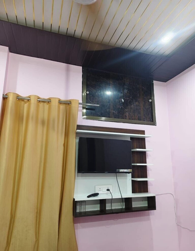 Room 4, Pushpanjali Grand Inn, Faizabad