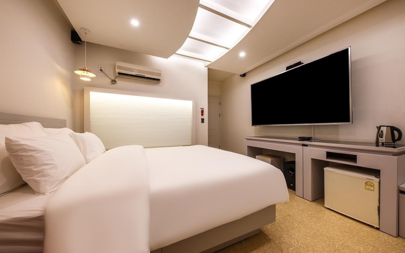 Bedroom 3, Cheonan Ikkeulim Hotel Abichon Main Building, Cheonan