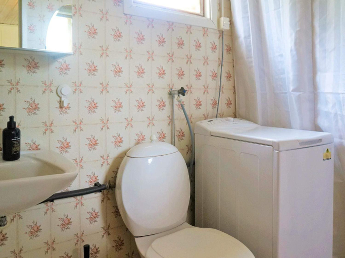 Bathroom, person holiday home in GOTENE, Götene
