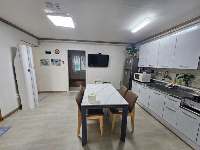 Others 4, Gwangalli Tahee House, Suyeong