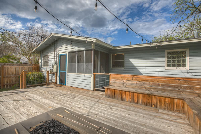 Entrance 1, Gorgeous Bluebonnet House with Deck and Fire Pit, Gillespie