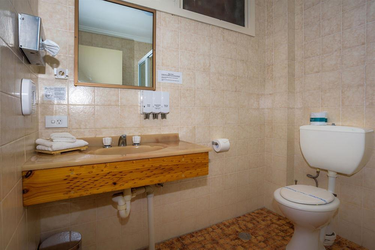 Bathroom 5, Hillcrest Merimbulaa, Bega Valley