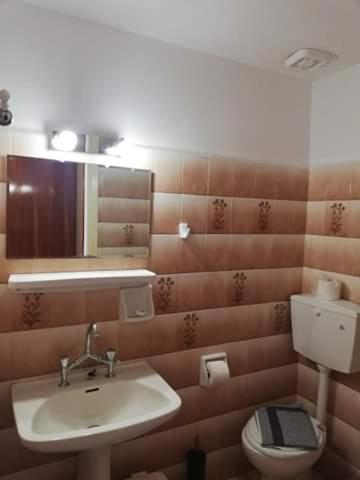 2, Old Harbor Apartments, Attica
