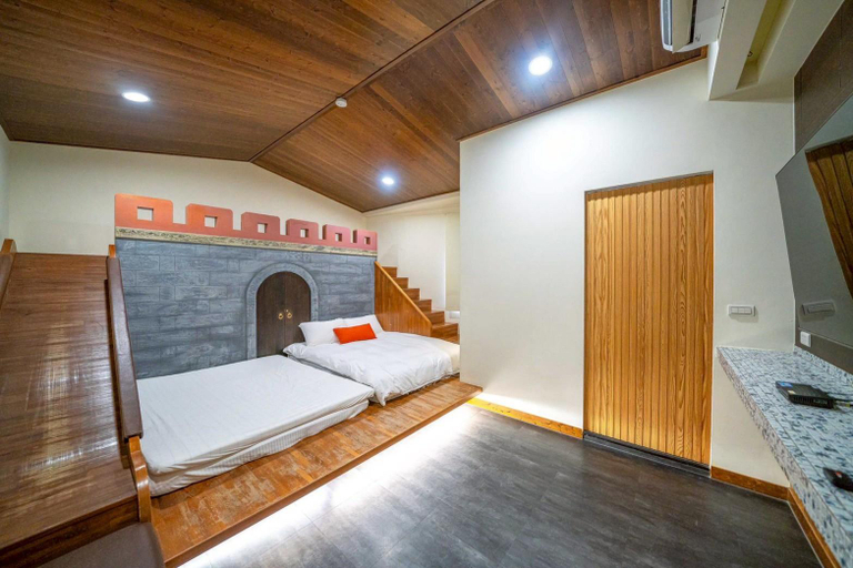 Bedroom 2, City Door 小城門寵物友善包棟民宿, Tainan