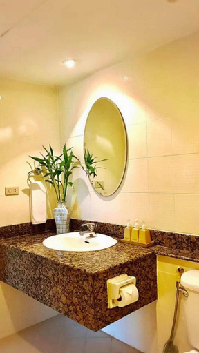 Bathroom 4, Surin Bay Inn, Phuket Island