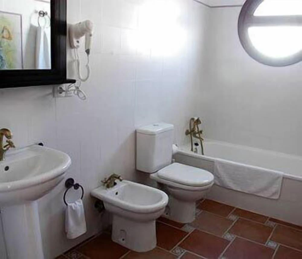Bathroom 3, Hacienda Olontigi Hotel, Sevilla