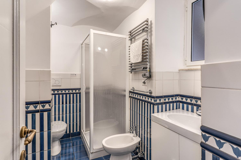 Bathroom 2, Capocci Luxury Home, Rome
