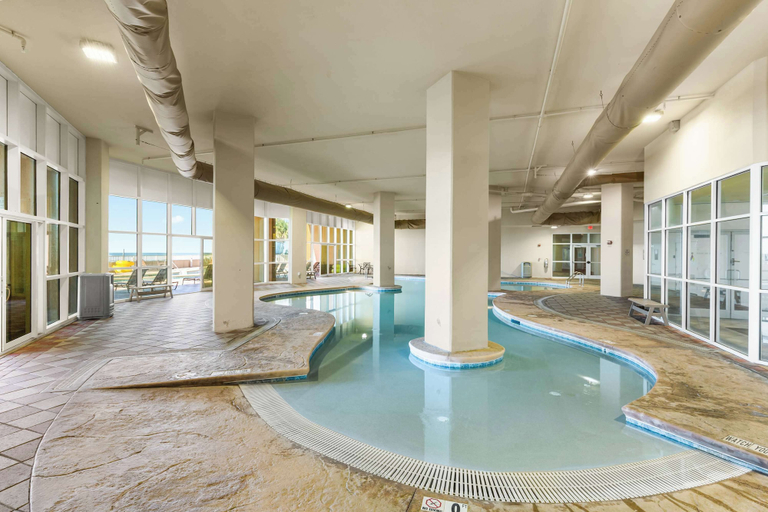 Pool 5, Beachfront 3-bedroom Condo on 15th Floor Balcony, Lazy River, Jacuzzis, Baldwin