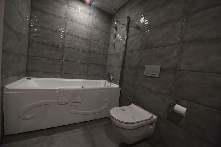 Bathroom 5, Hierapark Thermal & SPA Hotel, Akköy