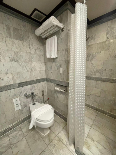 Bathroom 4, Topland Hotel, Muang Phitsanulok