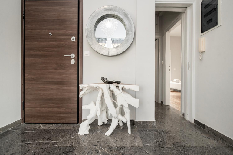 Bathroom 2, Tsil House, Attica