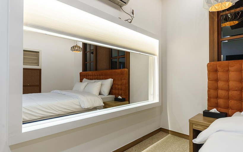 Bedroom 2, Cheonan Ikkeulim Hotel Abichon Main Building, Cheonan