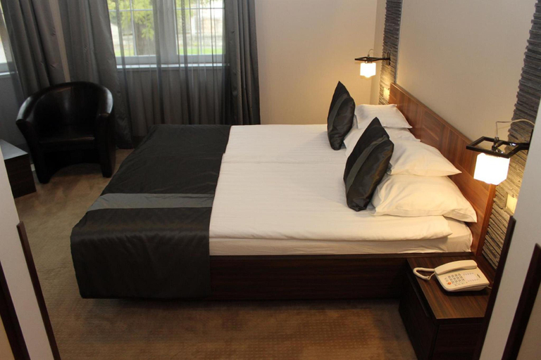 Bedroom 2, Levay Villa Hotel, Miskolci