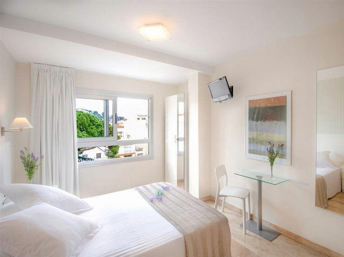 Bedroom 3, Hotel Turissa, Girona