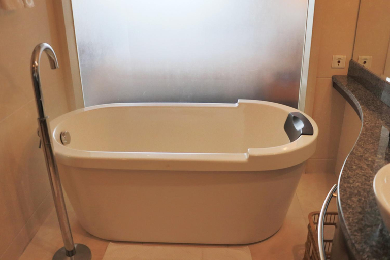 Bathroom 5, Dongguan Well Garden Hotel, Dongguan