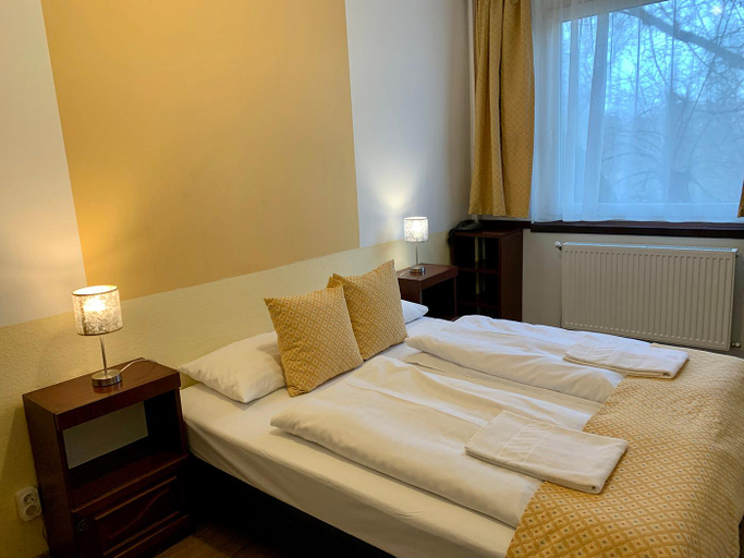 Bedroom 2, Hotel Gloria Budapest, Budapesti