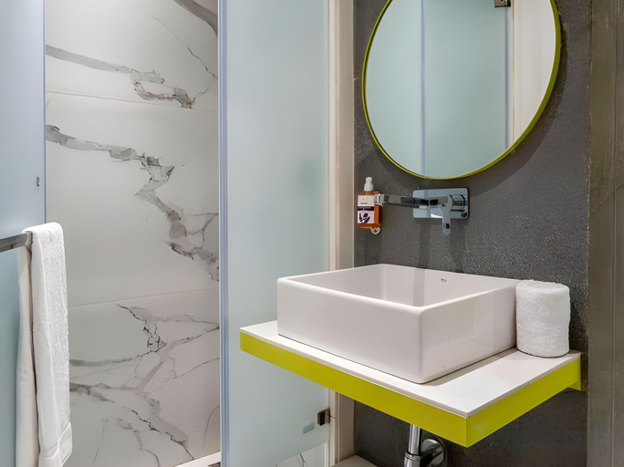 Bathroom 4, Hotel Le Roi Express @ Karol Bagh , Delhi