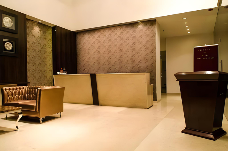 Others 2, Hotel Lxia, Pune