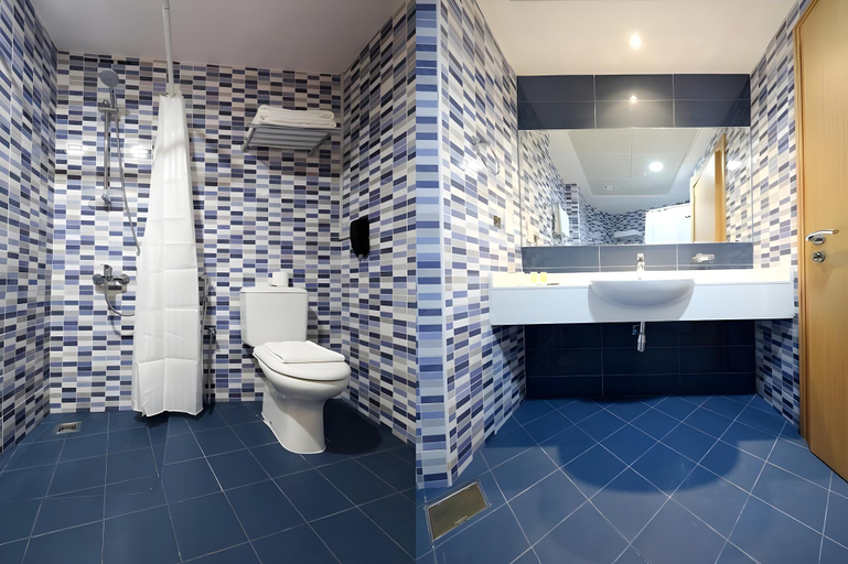Bathroom 5, New Royal Mark Hotel Apartments, Dubai