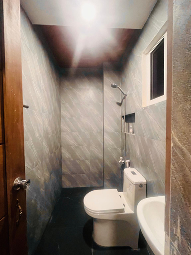 Bathroom 2, Jezette's Inn, Sipalay City