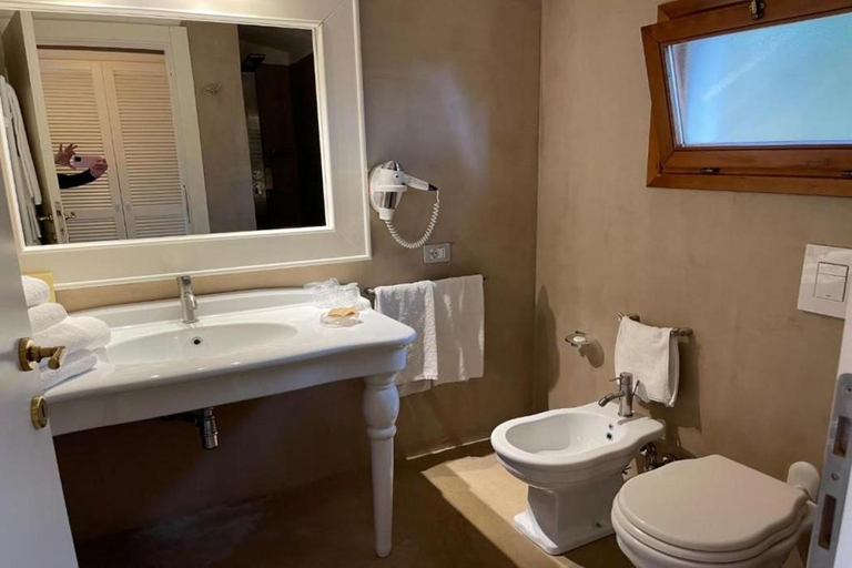 Bathroom 5, Nora Club Hotel & Spa, Cagliari