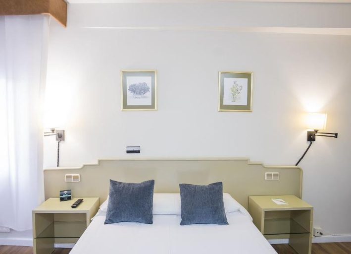 Bedroom 4, Alda Ribeira, A Coruña