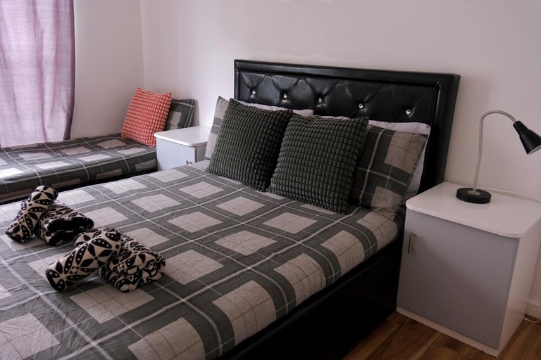 Others 5, Tina guest house, London