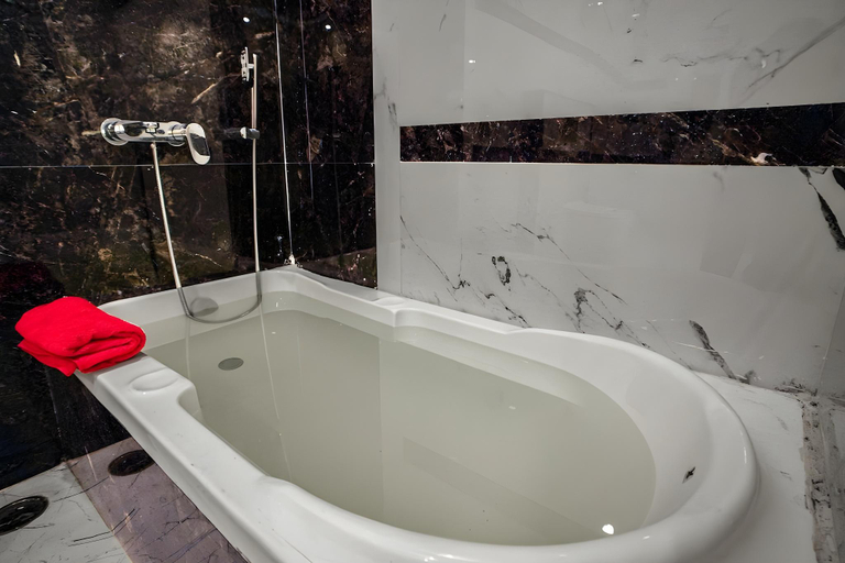 Bathroom, The Rath Inns, Purba Medinipur