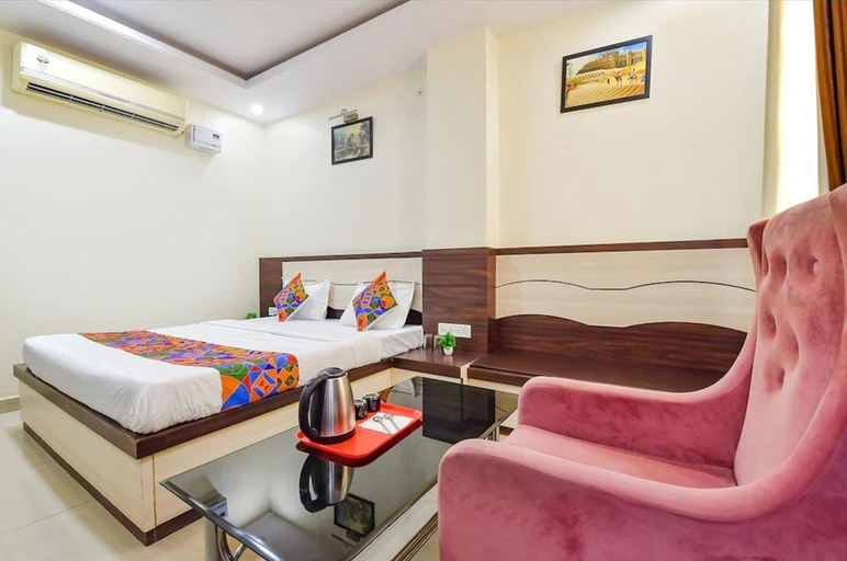 Room 2, Hotel Gulab Vatika, Jaipur