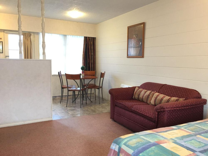 Bedroom 3, Boundary Court Motor Inn, Hamilton