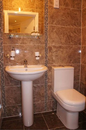 Bathroom 5, Sapphire Hotel, London