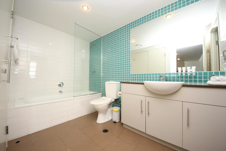 Bathroom 5, Swell Resort, Gold Coast