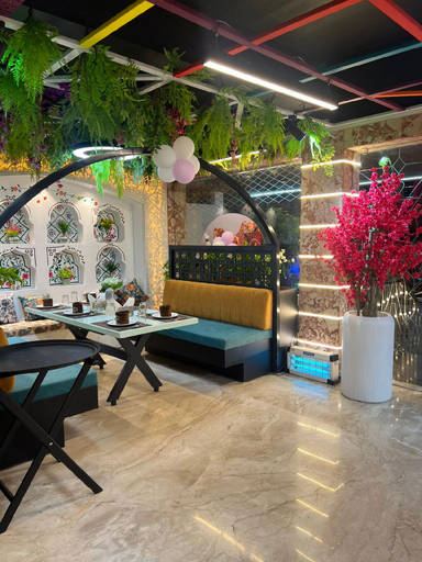 Restaurant 5, Hotel Lotus, Kanpur Nagar