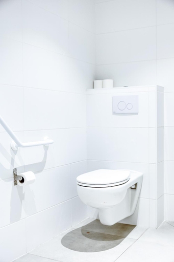 Bathroom 5, Hotel Premiere Classe Cergy Saint Christophe, Val-d'Oise