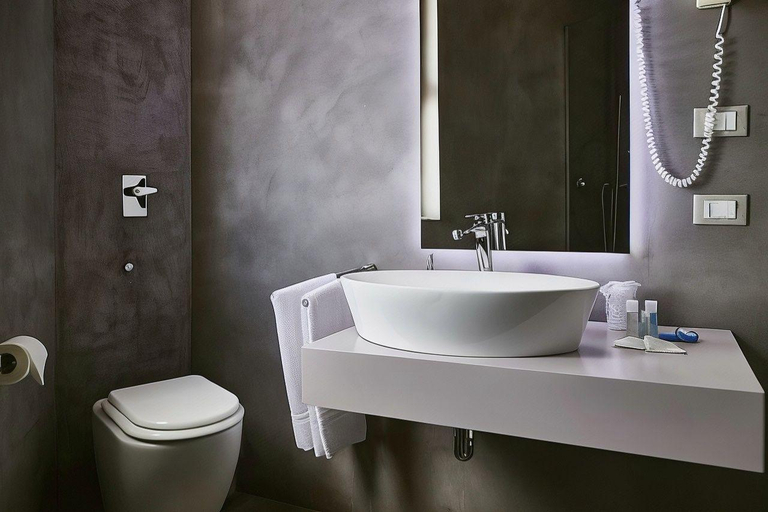 Bathroom 3, Hotel Tirreno, Rome
