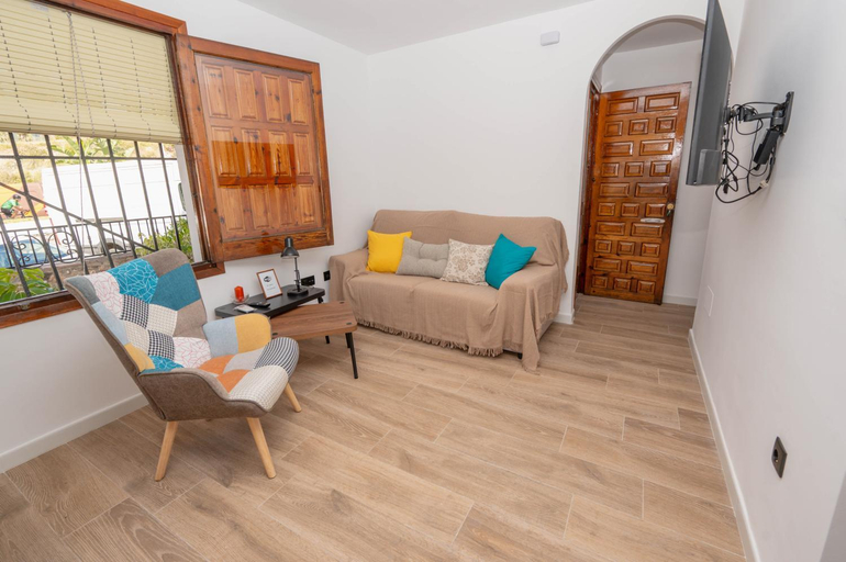 Others 5, Apartamento Montoya, Granada