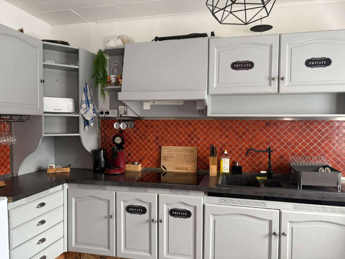 Kitchen, Le Ranch - chambres d'hotes - proche centre ville, Marne