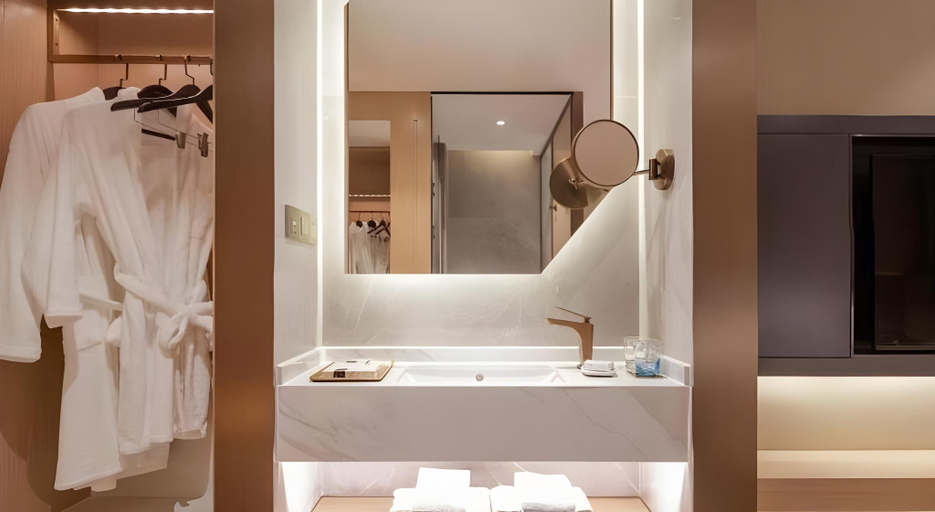 Bathroom 3, ZMAX Hotels Shenzhen Lianhuacun Metro Station, Shenzhen